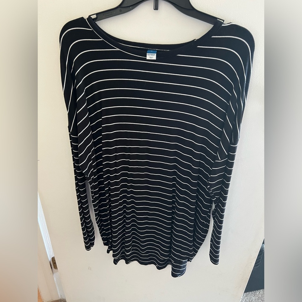 Old Navy Black and White Striped Long Sleeve Top